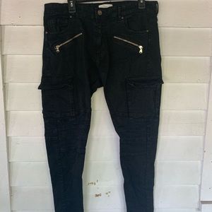 Men’s fashionable zipper decorated skinny jeans